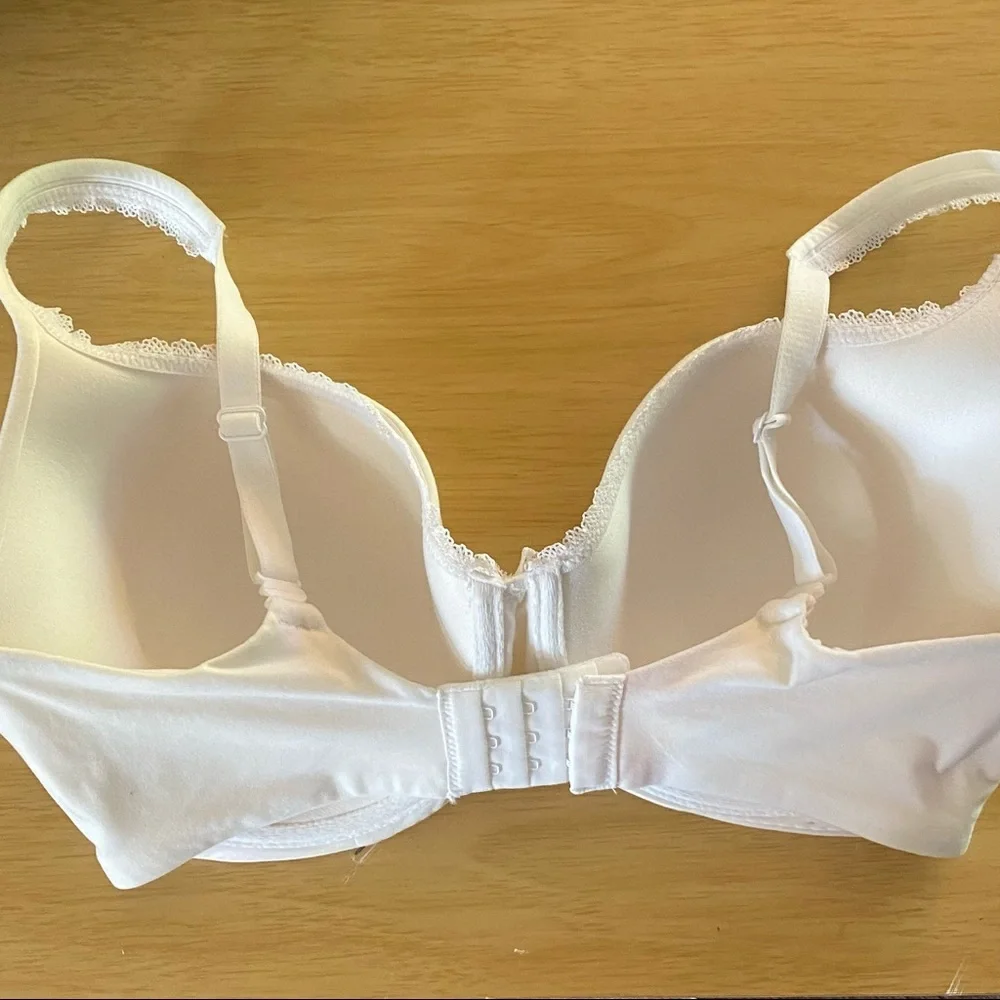 Victoria’s Secret Lined Demi Bra - Picture 2 of 3